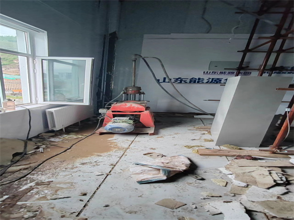 察哈尔右翼中地基基础下沉墙体裂缝加固注浆顶升施工